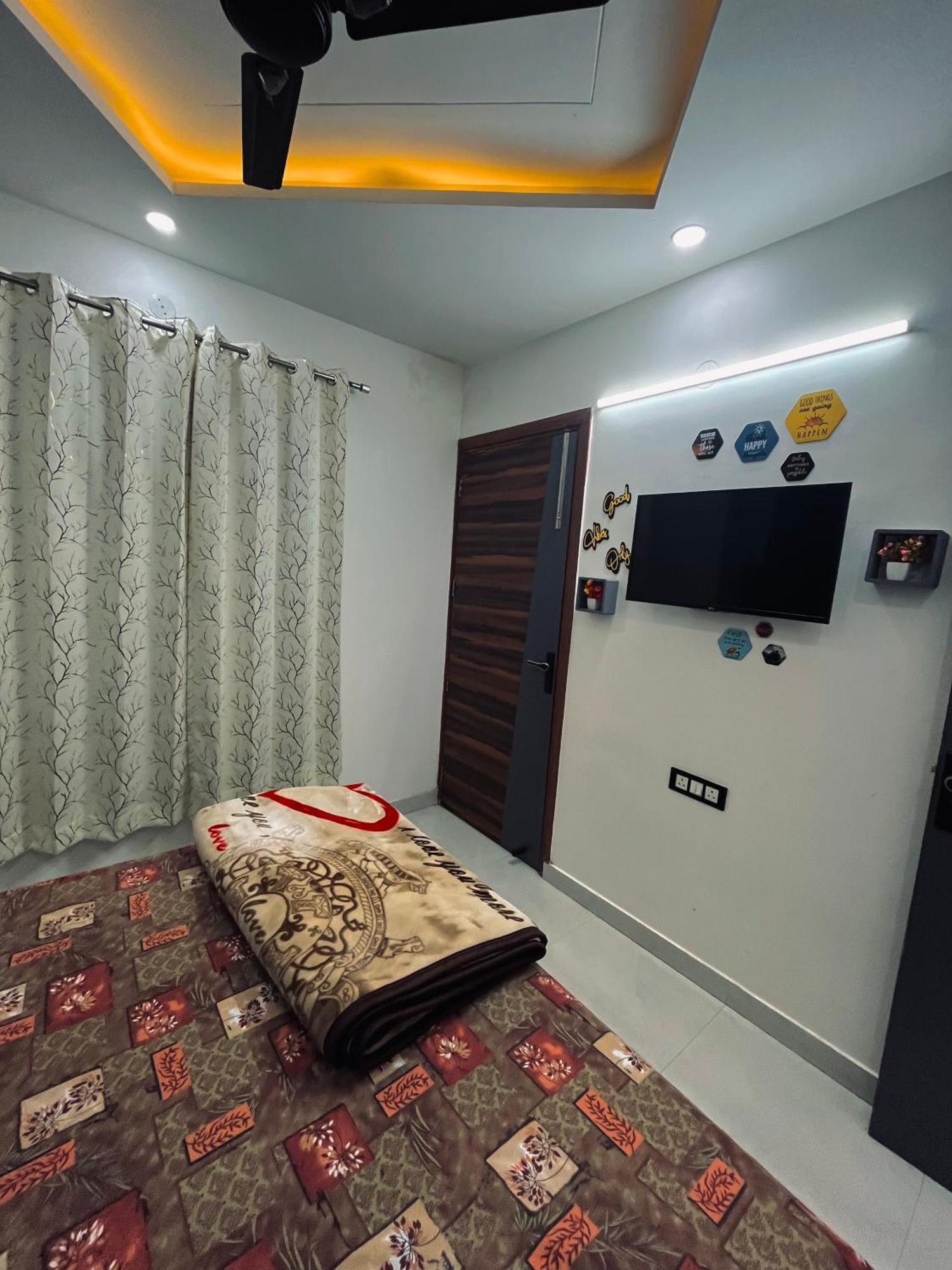 Luxury 1 Bhk Flat In Apartment *